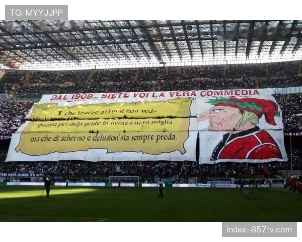 特写：诺坎普球迷举起巨型TIFO，致敬即将告别的老将布斯克茨